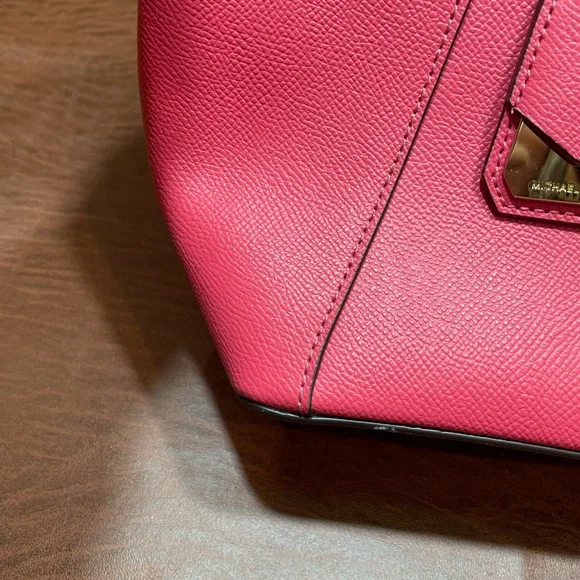 Michael Kors Pink Tote Bag - Picture 5 of 8